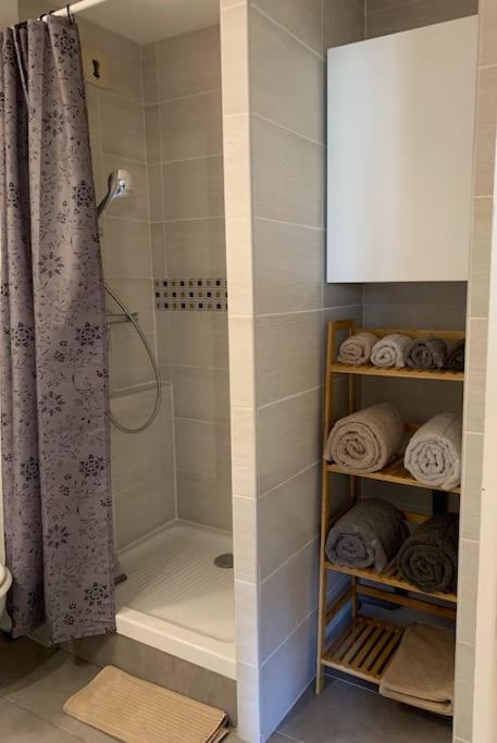 Cosy Proche Centre Apartment *